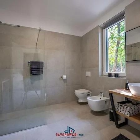 Insa Comfortable Benazici